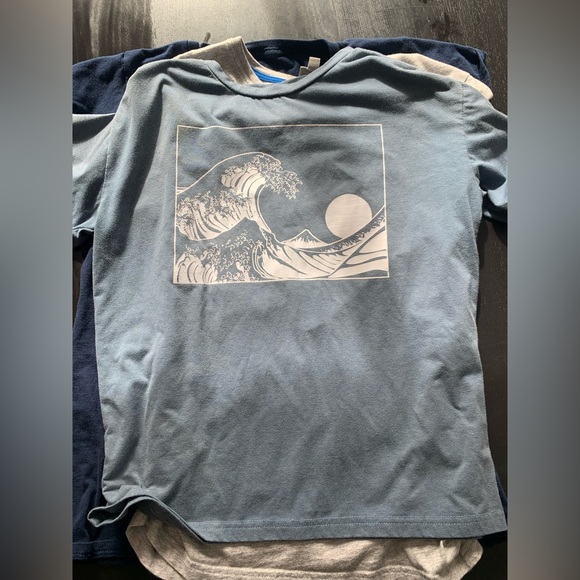 Five small shirts - Picture 4 of 6